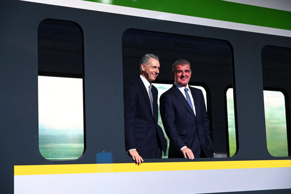 Lázár János: A magyar állam elkötelezett a kötöttpályás közlekedés fejlesztésében