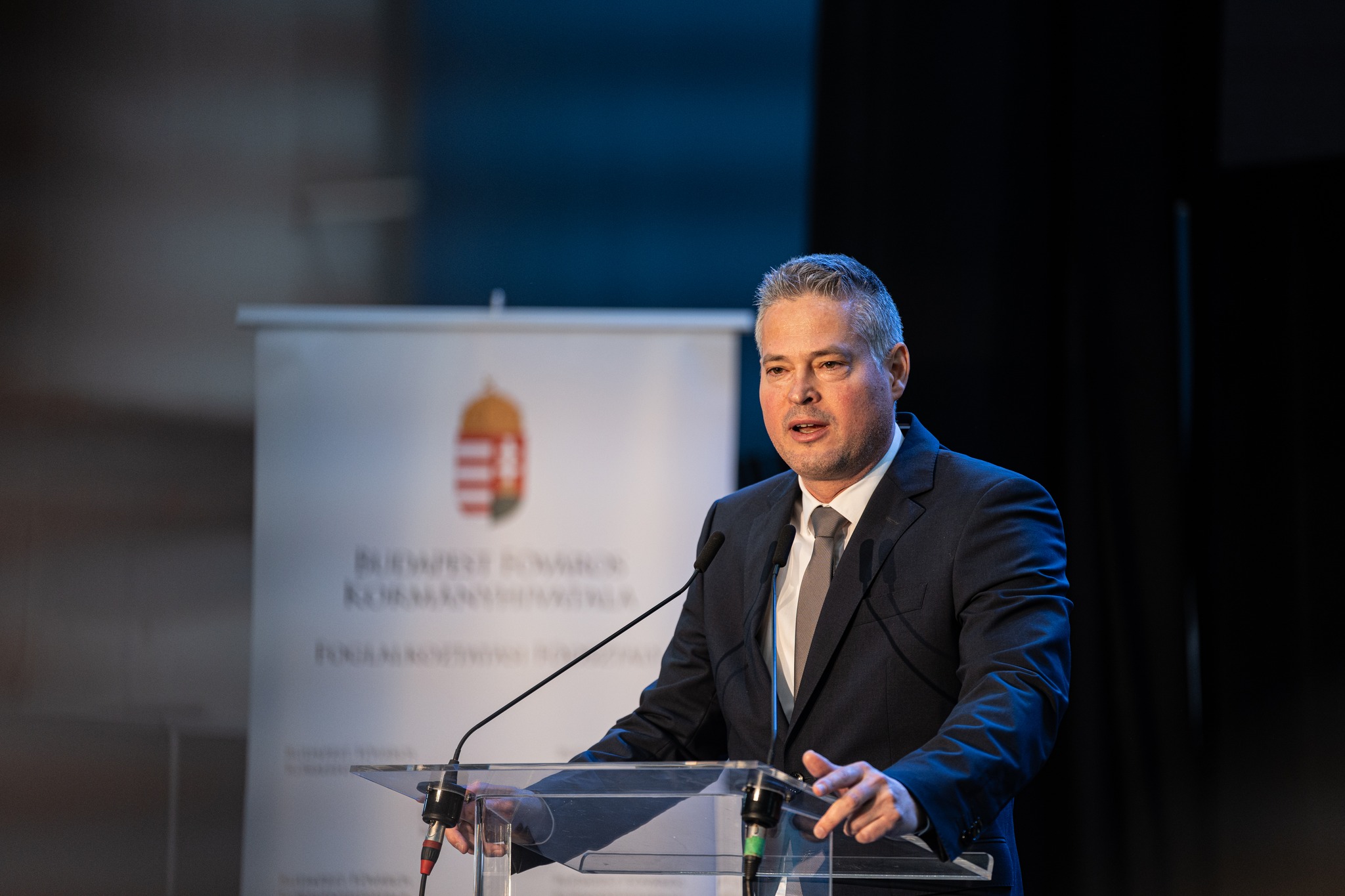 Sára Botond: A baloldal utcára tette volna a XVIII. kerületi védőnőket