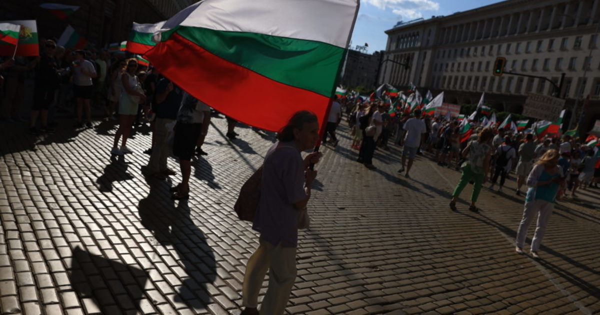 Jóváhagyta a bolgár parlament a kormány lemondását