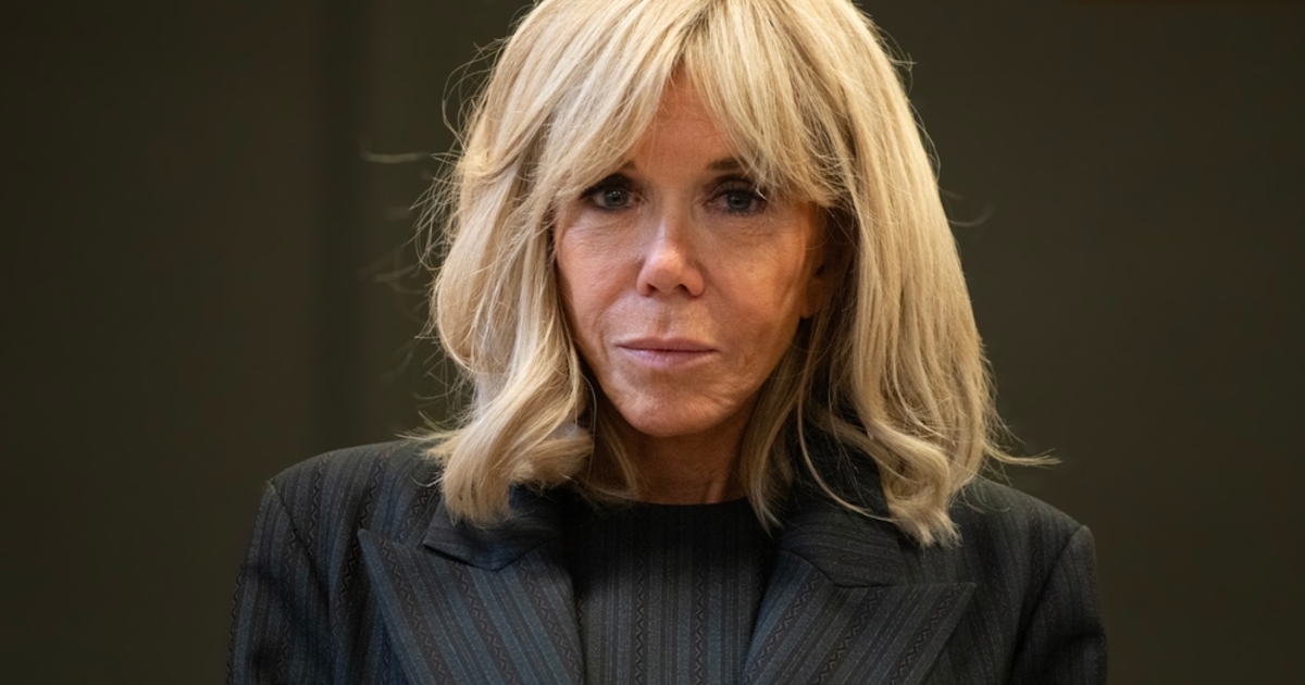 Botrány a francia elnöki palotában: Brigitte Macron „hülye ribancoknak” nevezte a feministákat