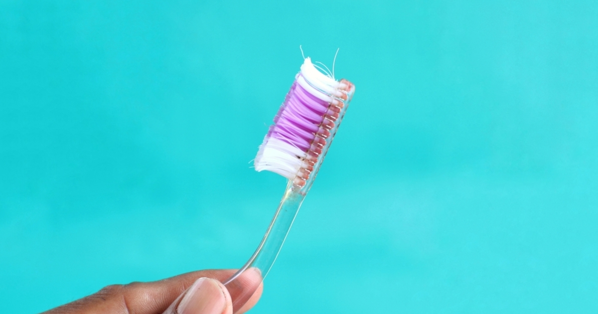 Mi minden nyüzsög a fogkefénk sörtéi között?