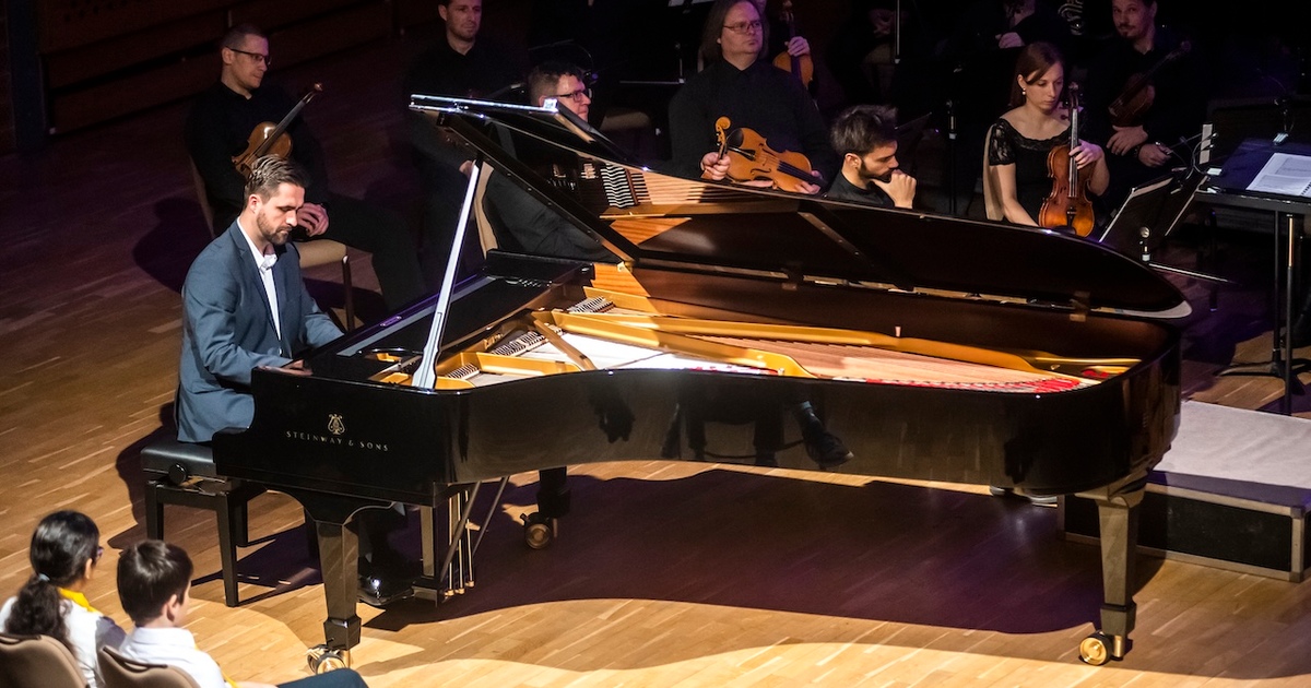 Különleges beavató koncerten ragadják meg a fiatalokat