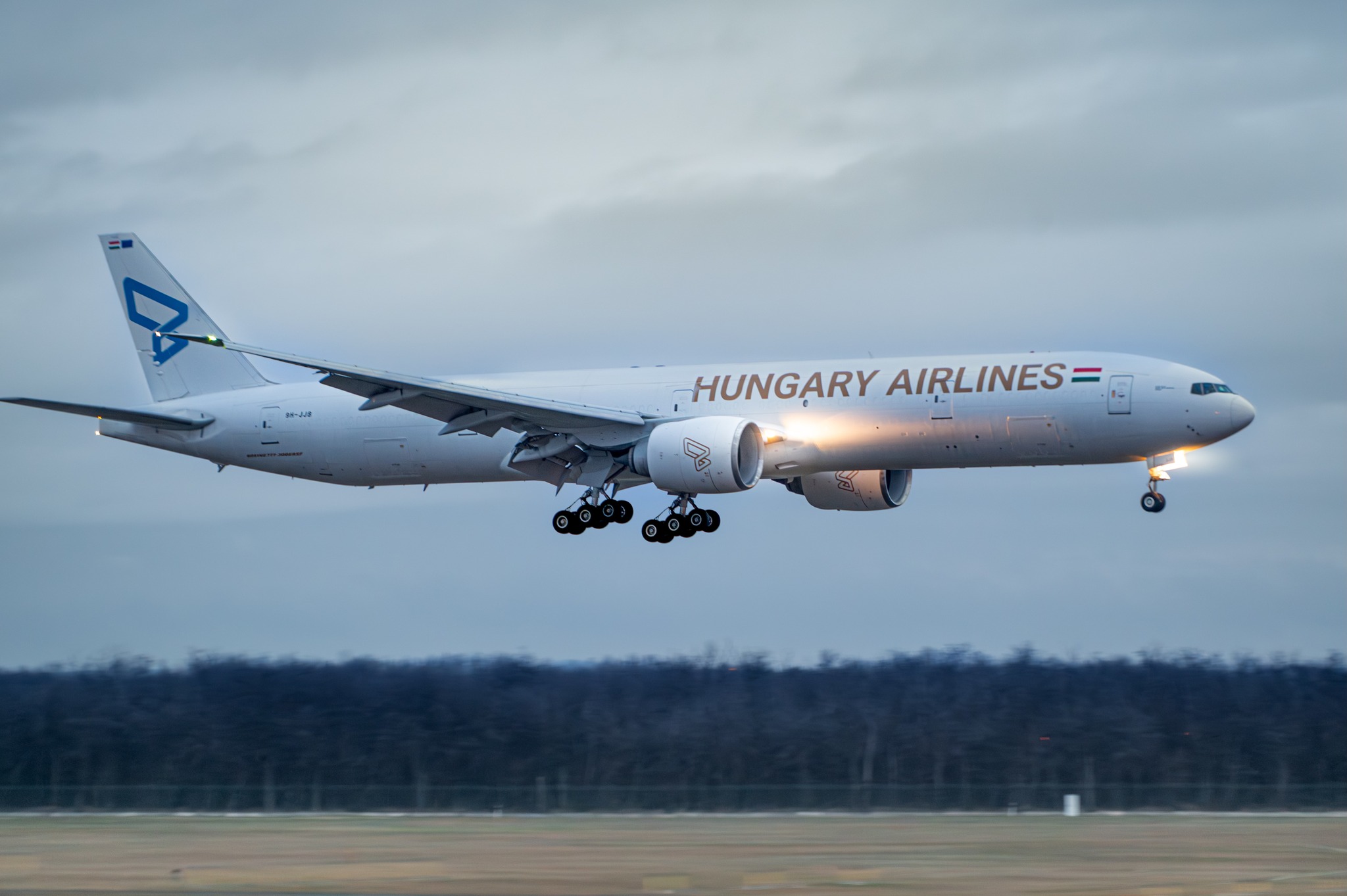 Megérkezett Ferihegyre az új magyar légitársaság óriásgépe
