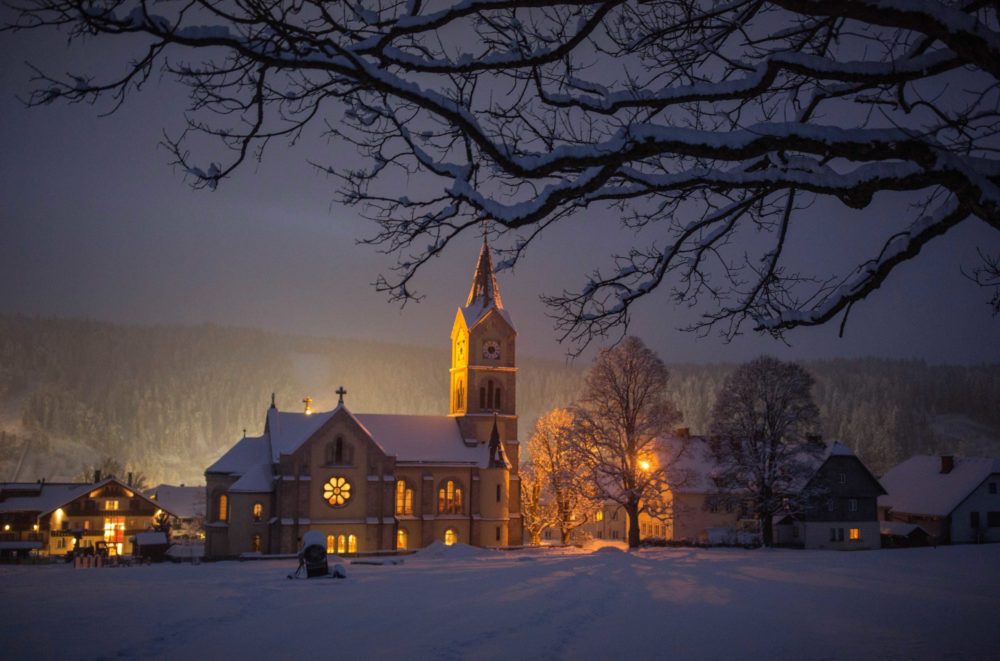 Jan Ledóchowski: Aki a karácsonyt támadja, az emberségünk gyökerét támadja