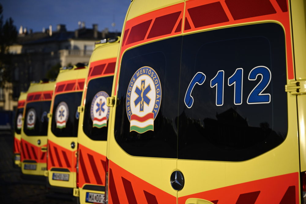 Újabb 43 mentőautó áll szolgálatba az országban