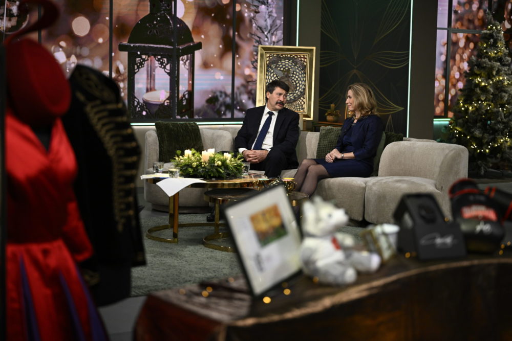 Jónak lenni jó: Áder János és Herczegh Anita egymillió forintot ajánlott fel az akcióra