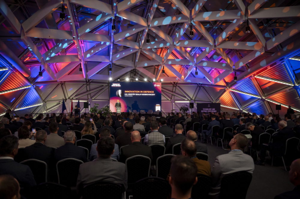 Honvédelmi miniszter: Európa 2022 óta történelmi fordulóponthoz érkezett