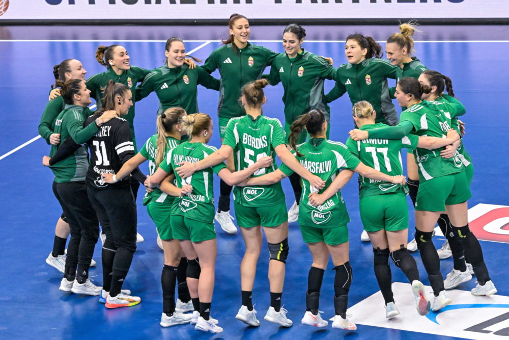 Svájc legyőzésével csoportelsőként jutott vb-középdöntőbe a magyar válogatott