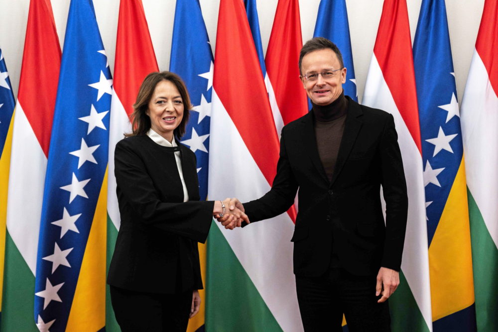 A Nyugat-Balkán számíthat Magyarországra!