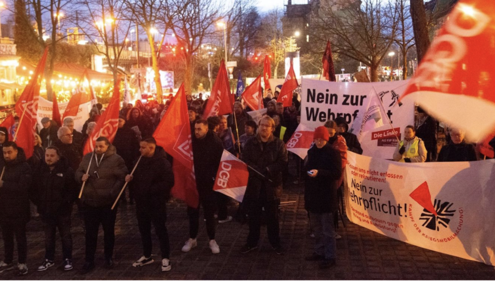 Célba értek a tüntetések: nem lesz kötelező sorkatonaság Németországban