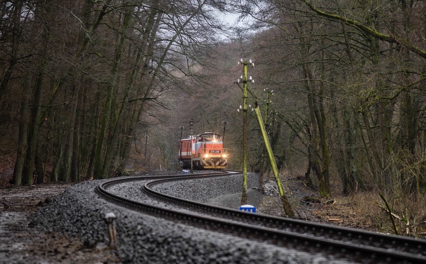 Januártól újra járnak a vonatok a „pincétől a padlásig” felújított szakaszon