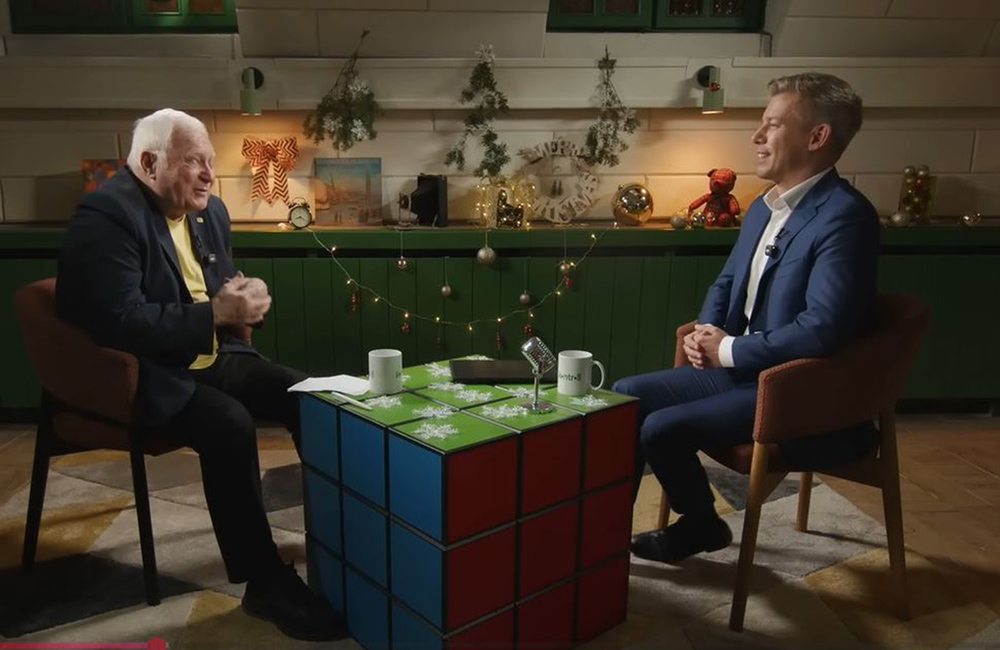 A kerékkötők dumálnak, a kormány cselekszik