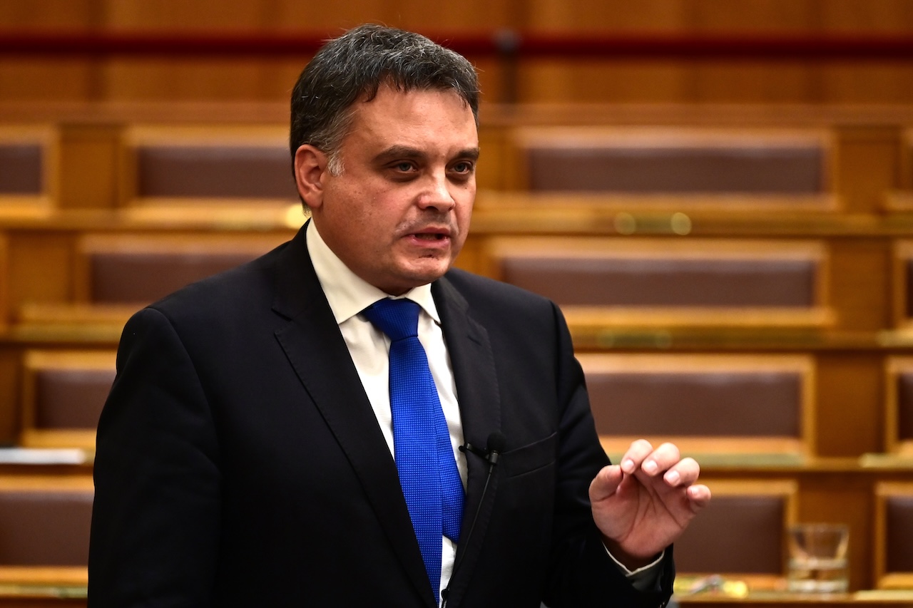 A kormány elkötelezett, hogy megóvja Budapestet a csődtől