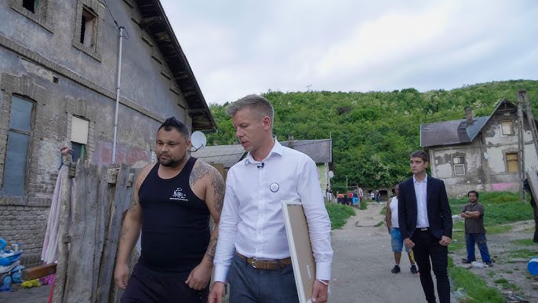 A nagy fehér megmentők mítosza