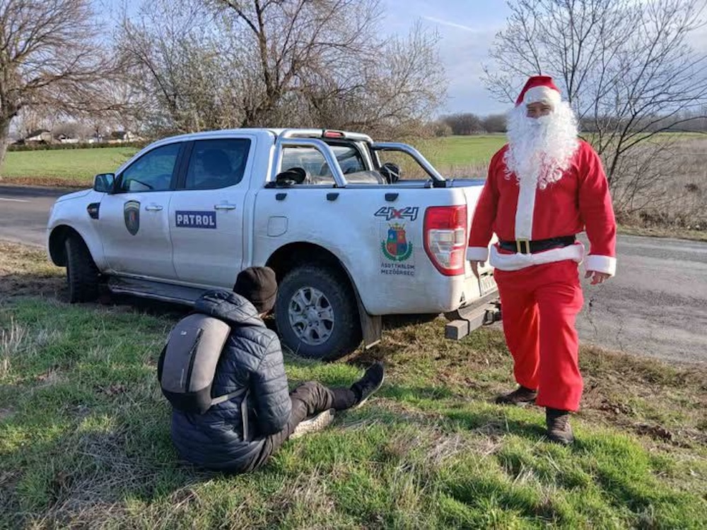 Dúró Dóra: Migránst fogott a Mikulás, és ez nem valami tréfás mese