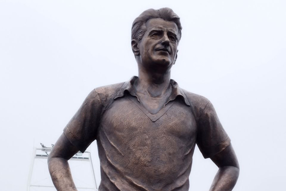 Szobrot avattak Bozsik Józsefnek