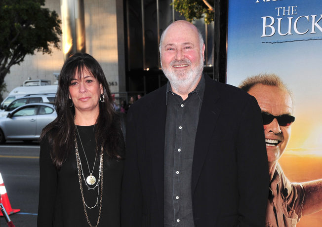 Meggyilkolták otthonában a legendás sztár-rendezőt és feleségét