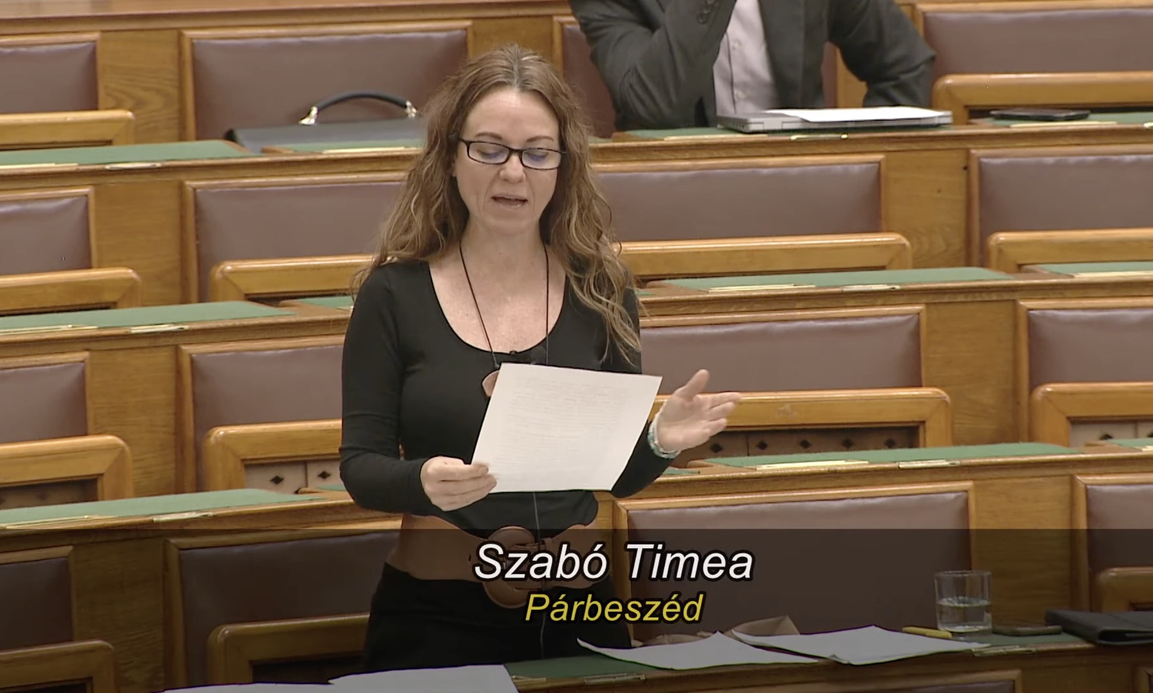 Orbán Balázs: Szabó Tímea elmulasztotta képviselői kötelezettségét
