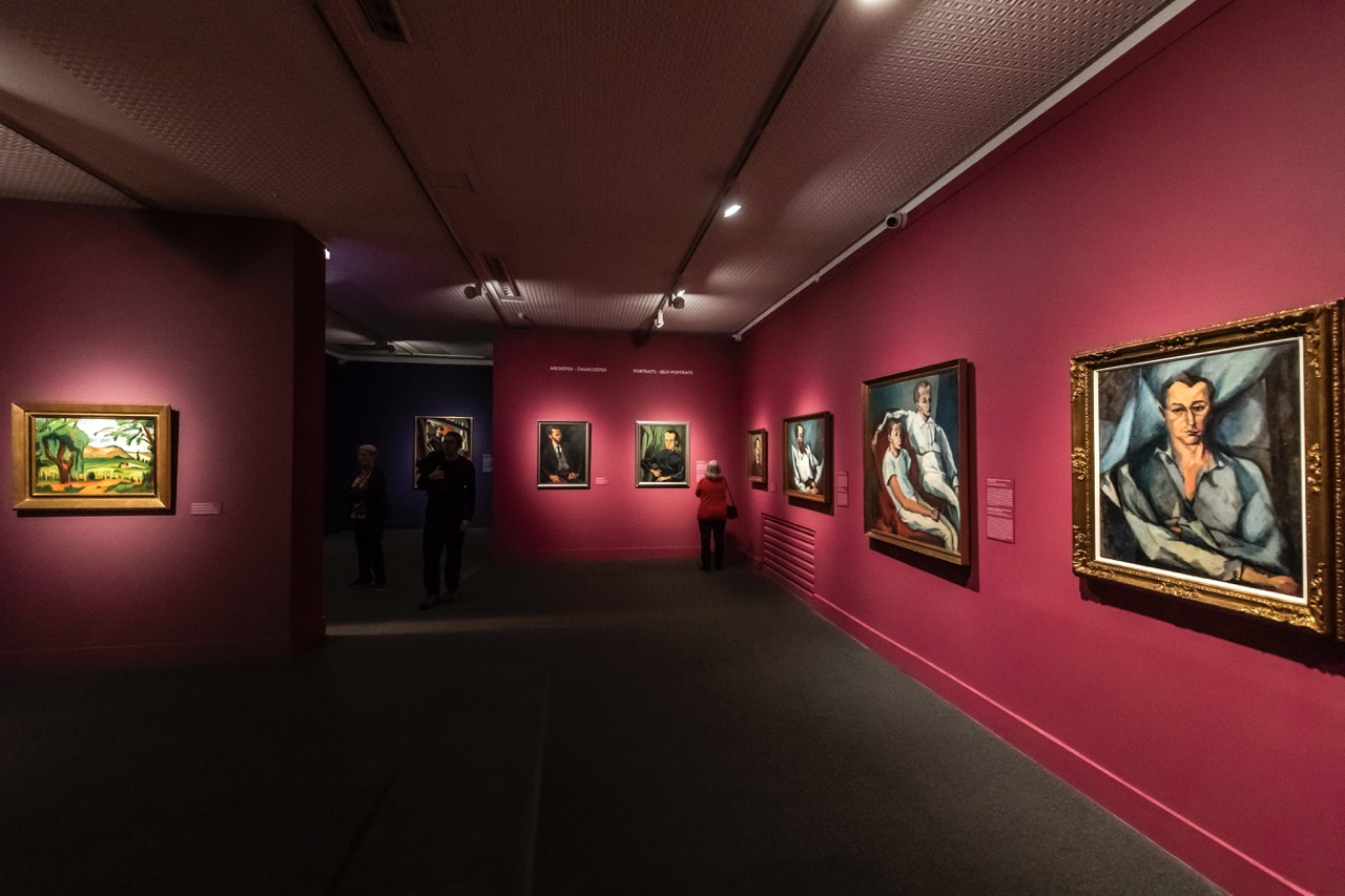 Merész színek, absztrakt formák