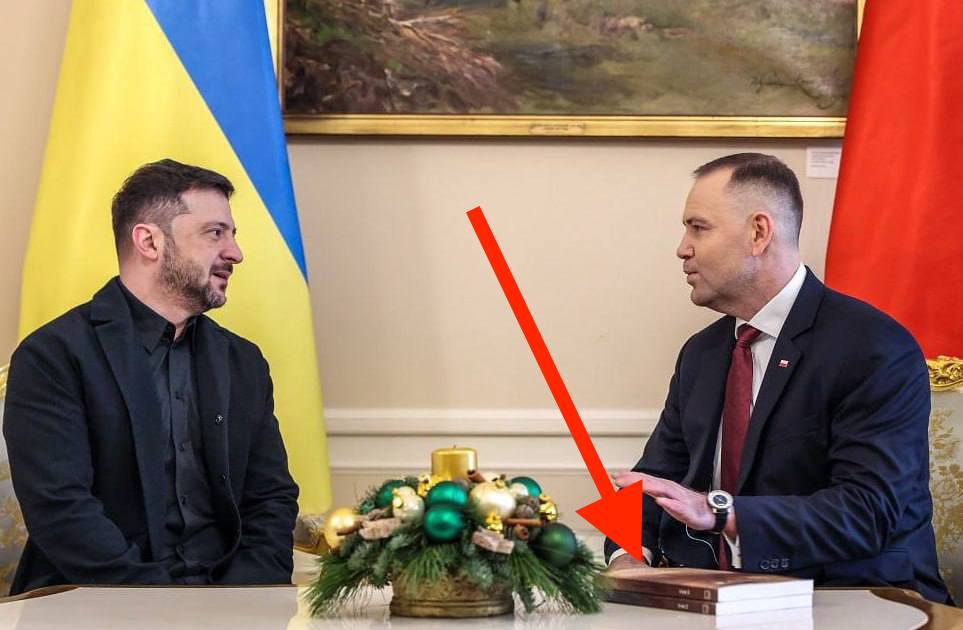 Zelenszkij biztosan nem örült a lengyel elnök ajándékának