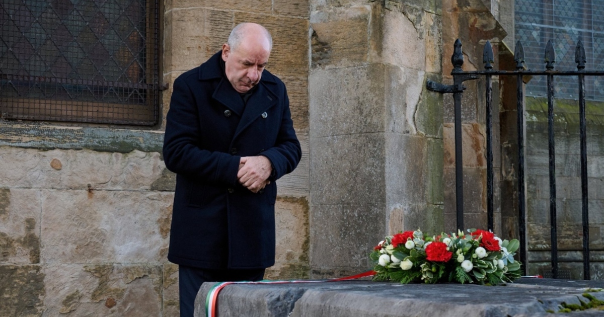 Sulyok Tamás megkoszorúzta Skóciai Szent Margit sírját