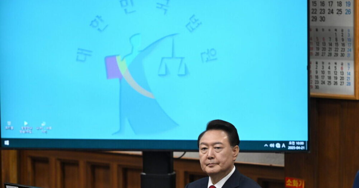 Halálbüntetést kért az ügyészség a hivatalából elmozdított dél-koreai elnökre