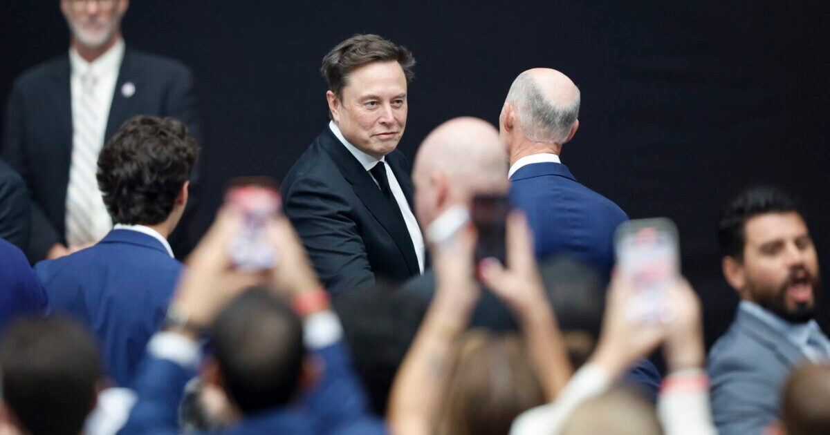 A valaha volt legnagyobb vállalati egyesülést hajtotta végre Elon Musk