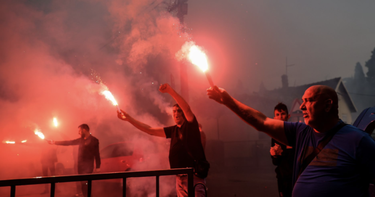 Bengálfáklyák okozhatták a tüzet a svájci bárban