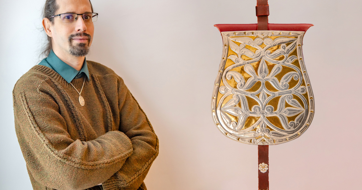 Fémek finomra hangolva – Mit csinál egy cizellőr?