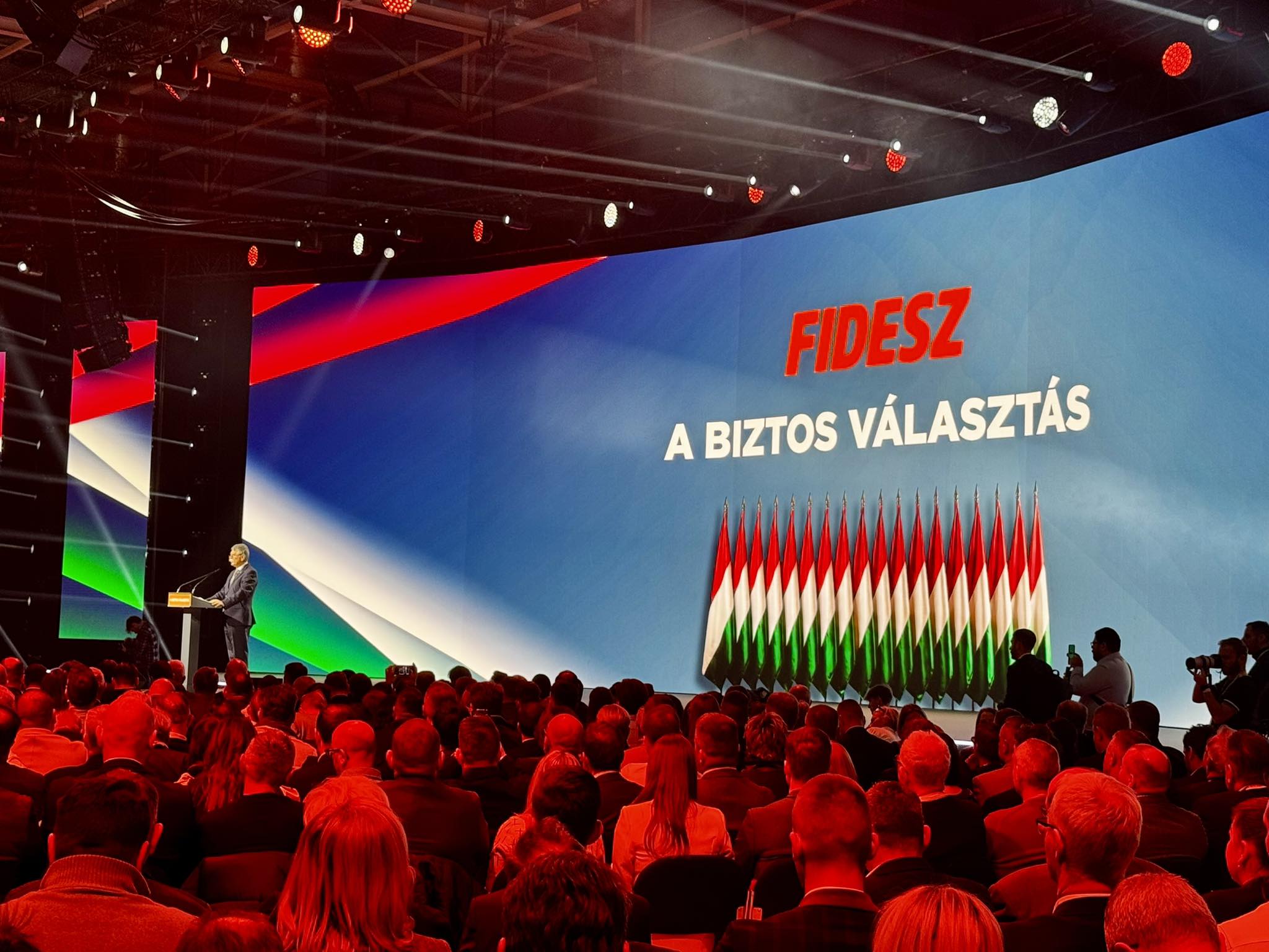 Kövér László: A világháború már nem fenyeget, hanem zajlik