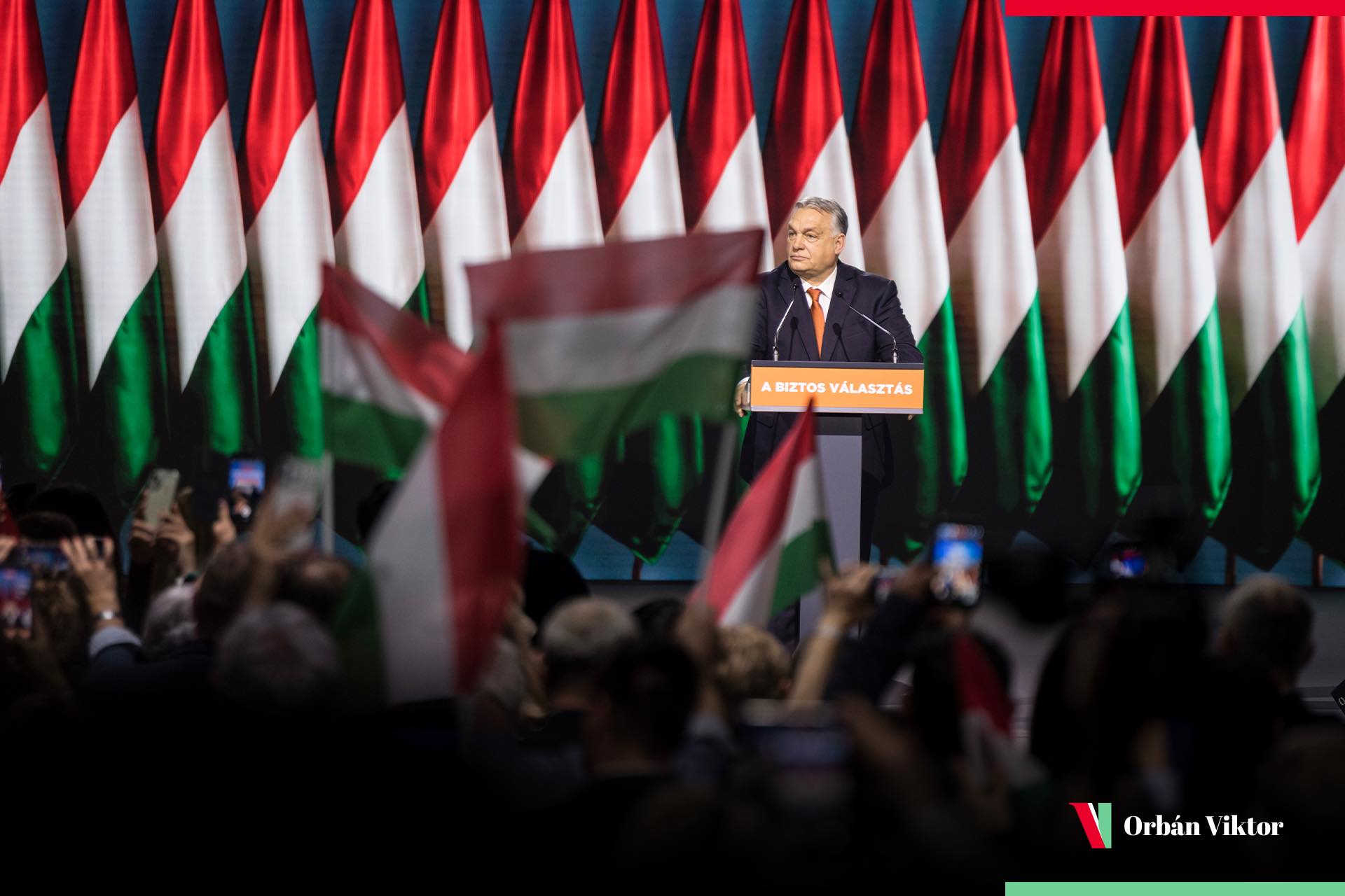 Orbán Viktor: Nem engedjük, hogy Magyarországot háborúba vigyék