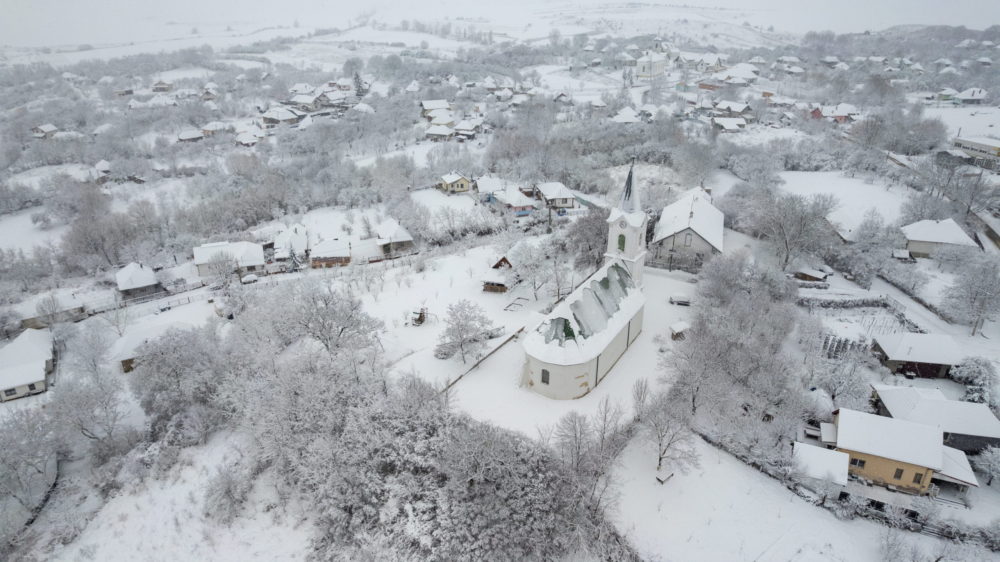 Önkéntesek, rabok segítettek a hóeltakarításban Erdélyben
