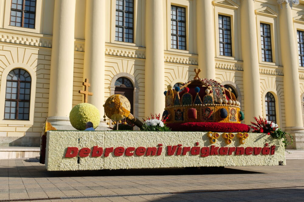 Hová tűnt a magyar királyok koronája?