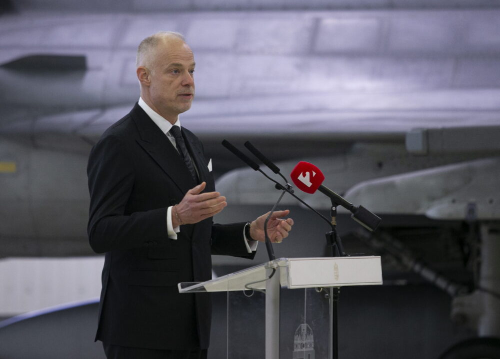 Magyarország marad a béke útján