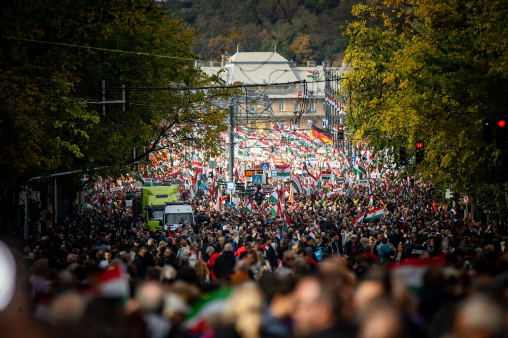 Állandósult a kormánypártok stabil előnye a Tisza Párttal szemben