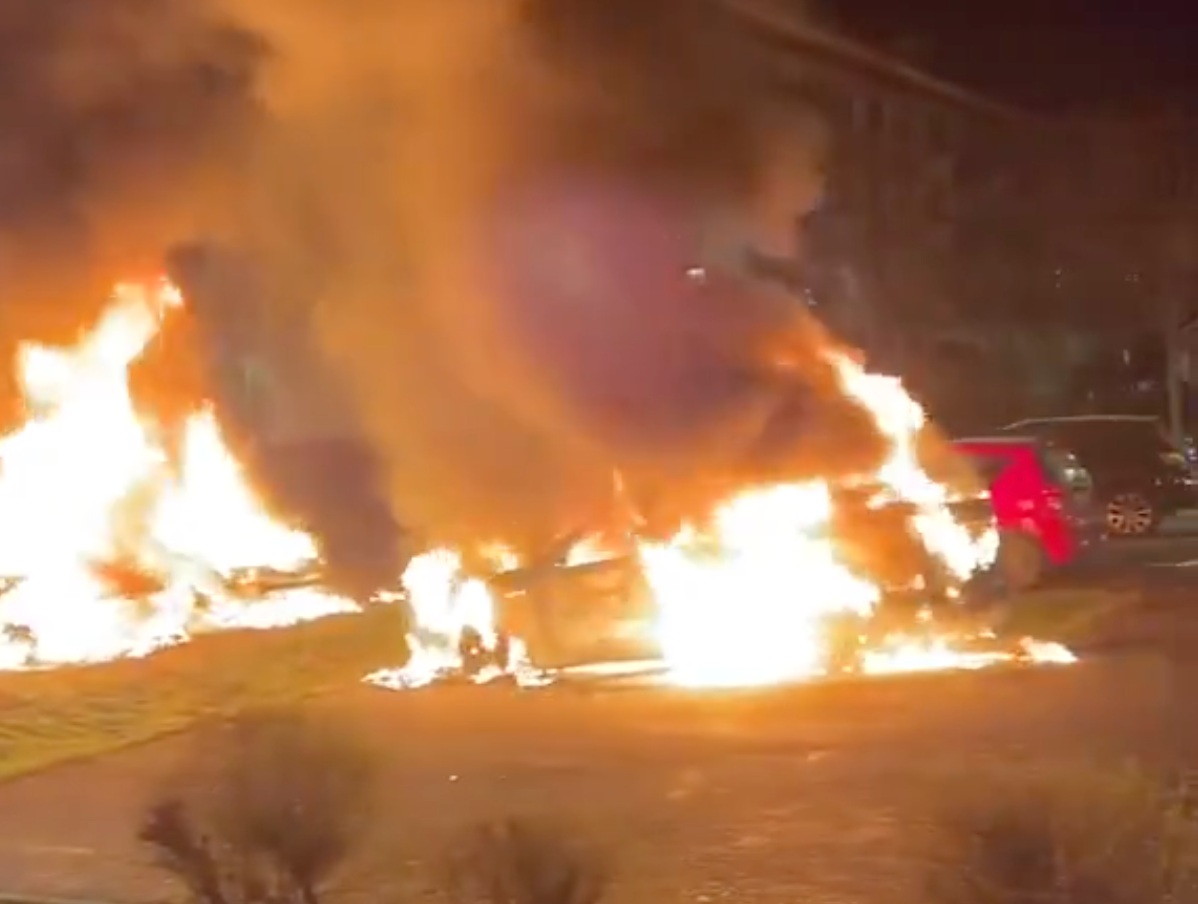 Kiégett autótetemekre ébredt Franciaország az új évben