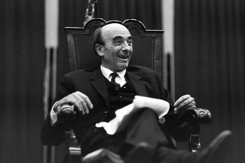 Átgázolni sorsokon, átlépni a hullákon