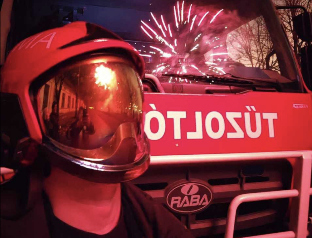 Rengetegszer hívták a mentőket és a tűzoltókat is szilveszter éjszaka