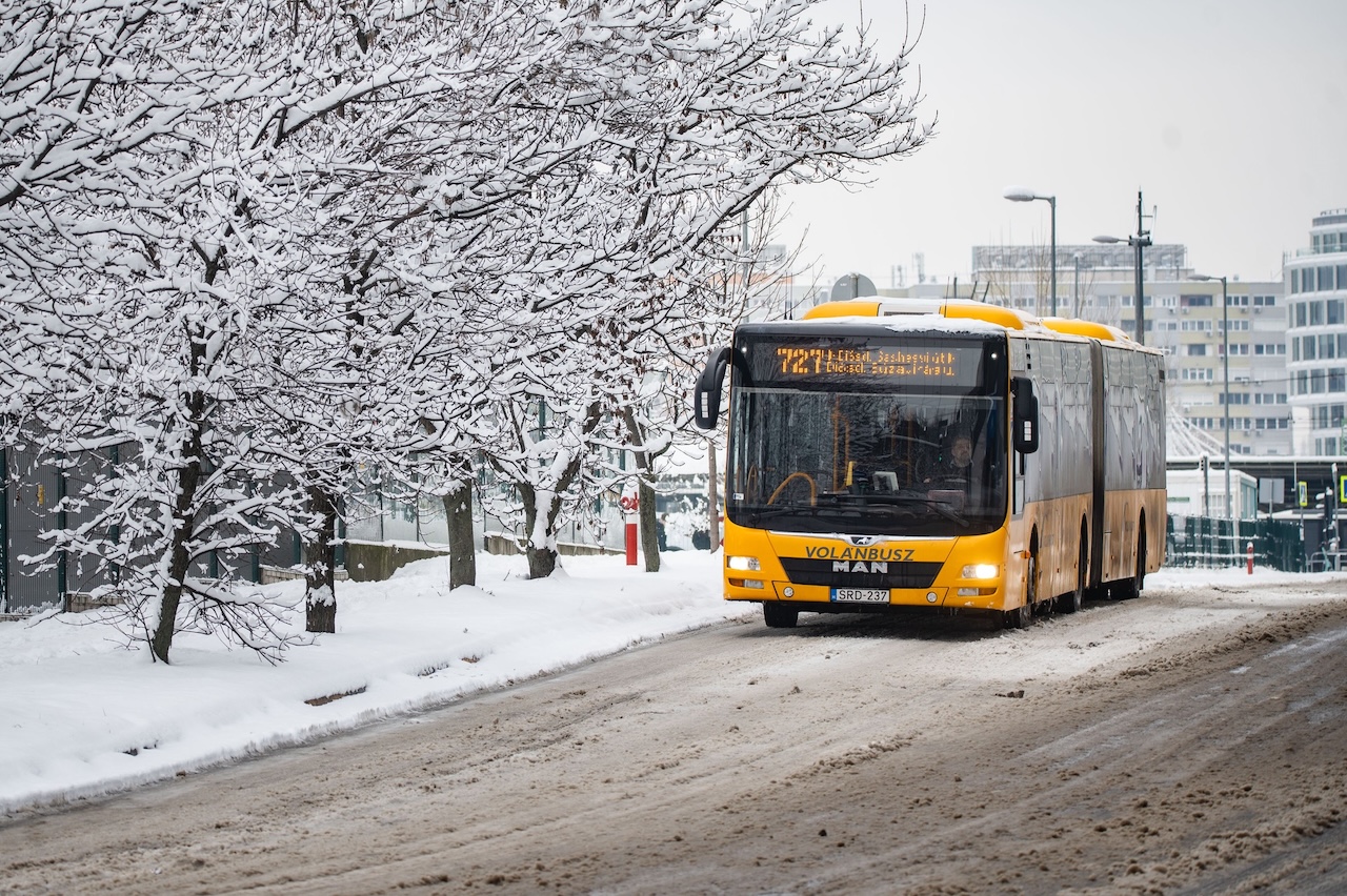 Lázár János friss jelentést tett közzé a hóhelyzetről