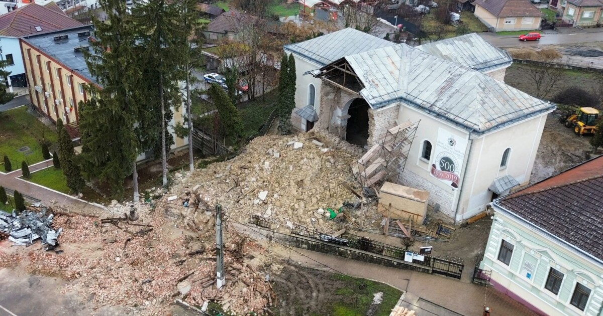 Gyűjtés indult a ledőlt erdélyi templomtorony újjáépítésére
