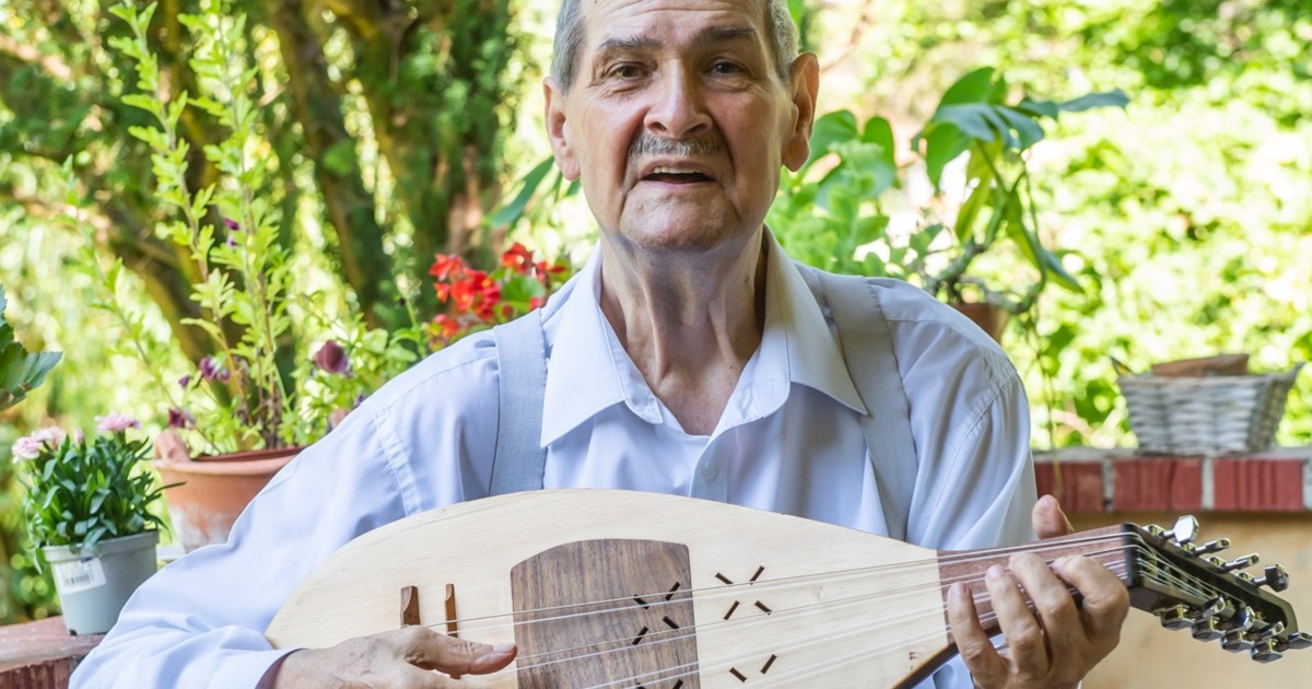 Hogyan vált veszélyes revizionistává egy lantművész?