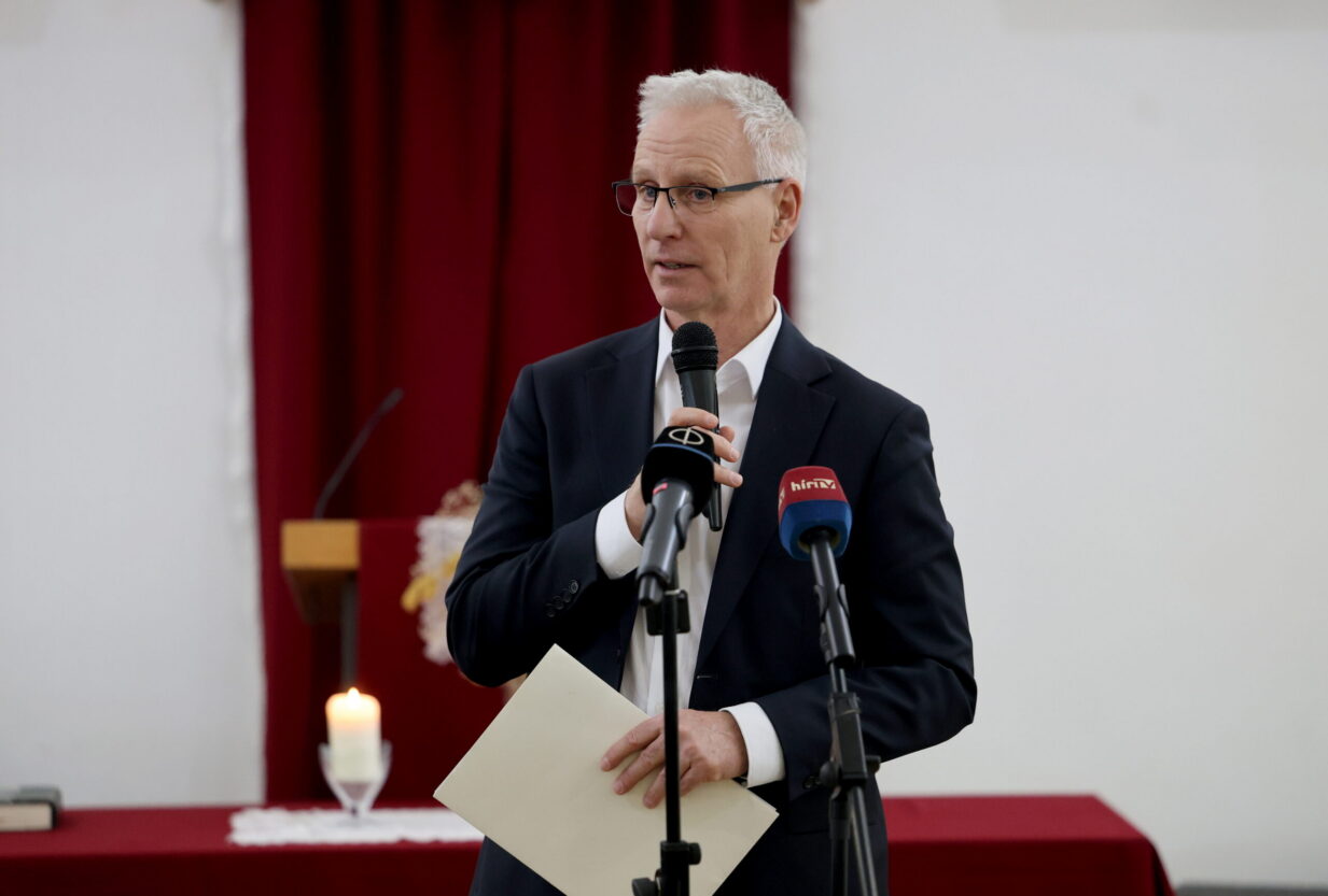 Soltész Miklós: Megújul az alsózsolcai metodista templom tetőszerkezete