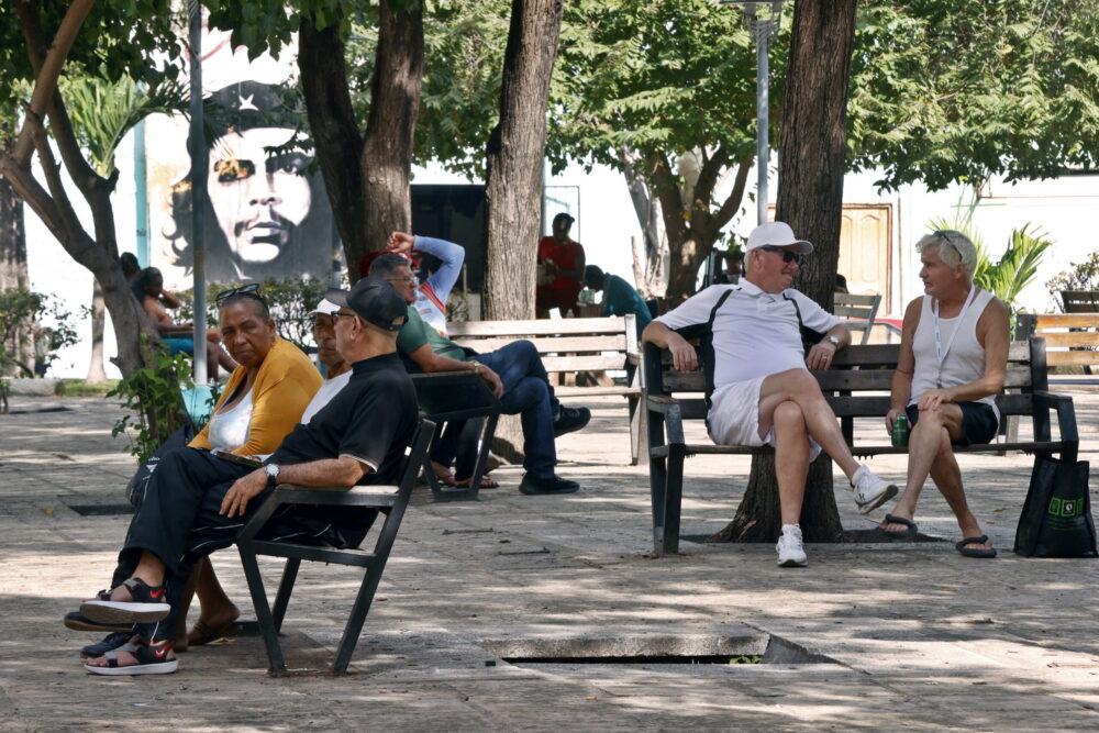 Peszkov: Az USA fojtogató eljárásai sok nehézséget okoznak Kubában