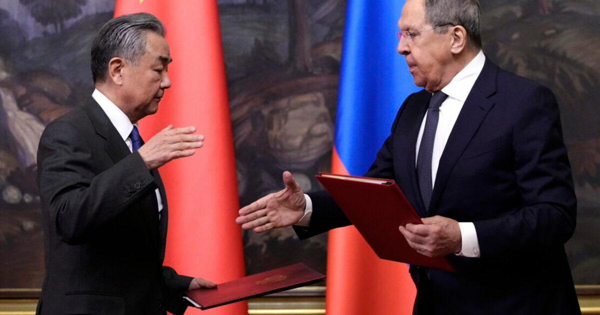 A harcok beszüntetését sürgette az orosz és a kínai külügyminiszter