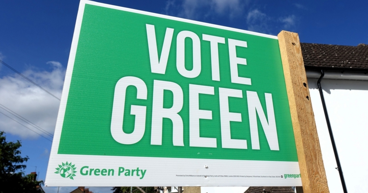 Aggasztó okból ment nagyot ez a kispárt – összeomlik a politikai rendszer?