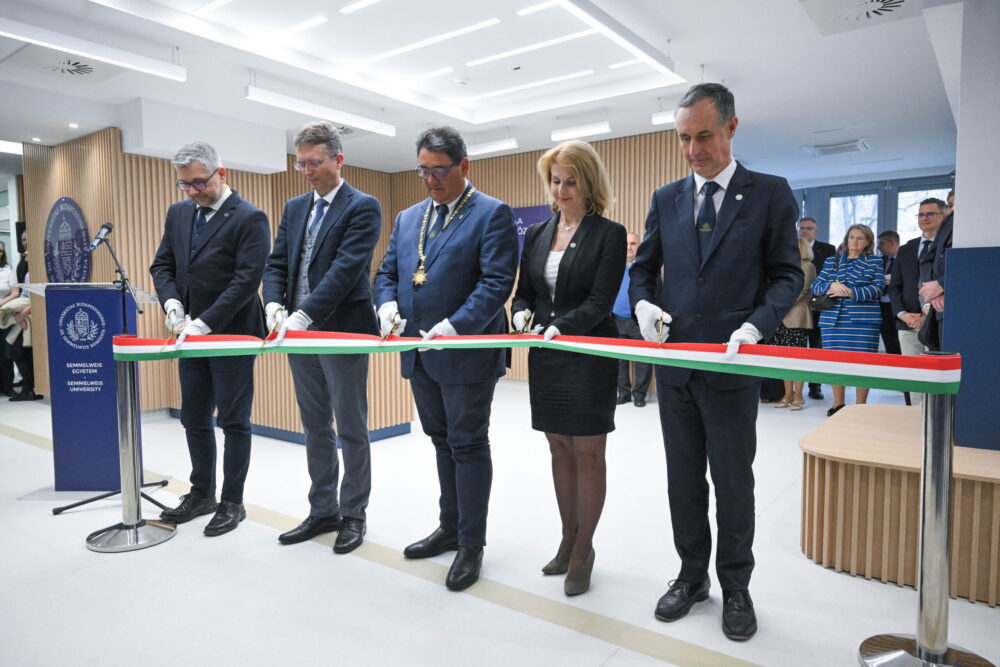 Átadták a Semmelweis Egyetem Szent Rókus Egészségközpontot