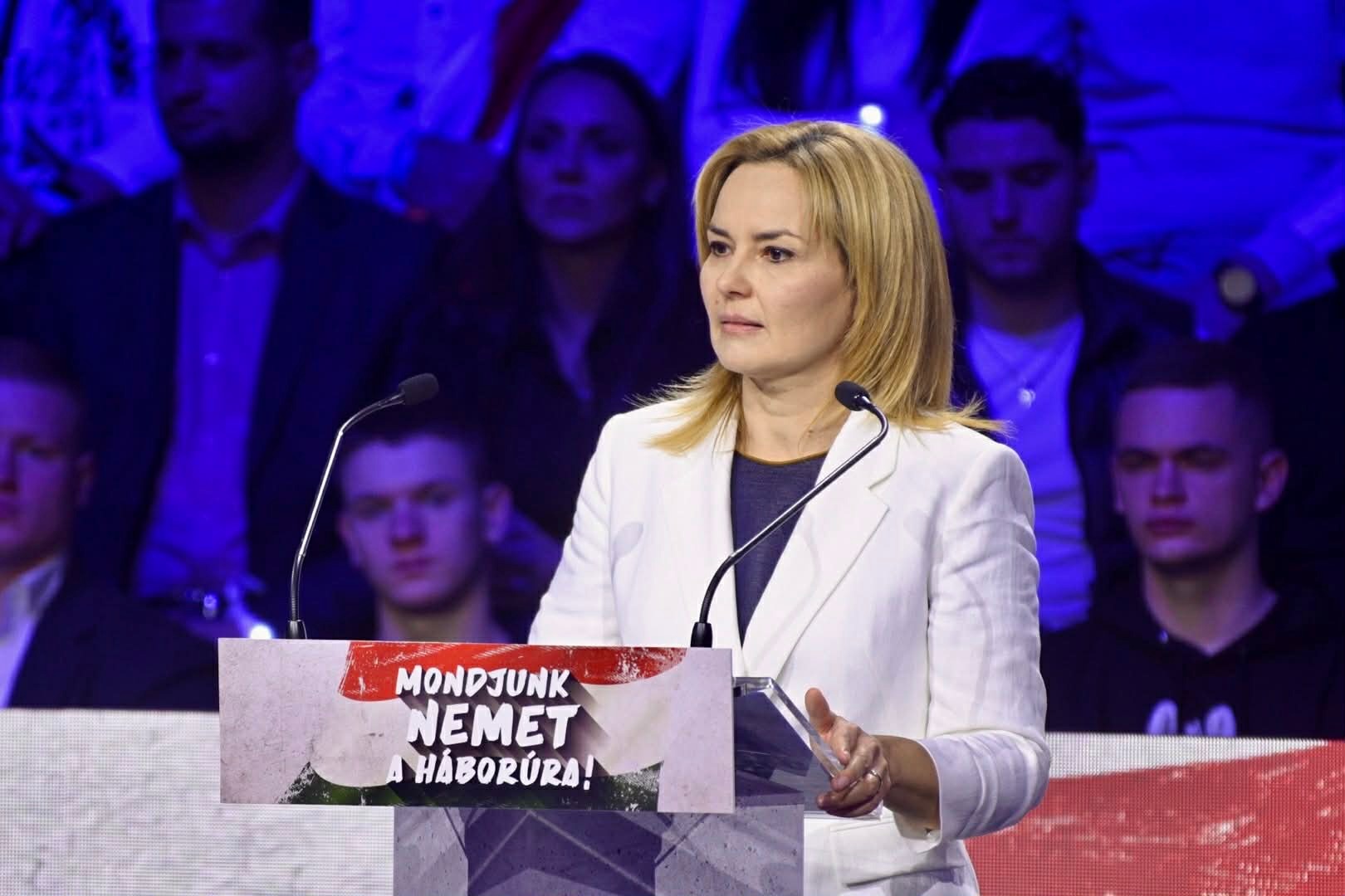 Széles Diána alaposan kiosztotta Molnár Áront