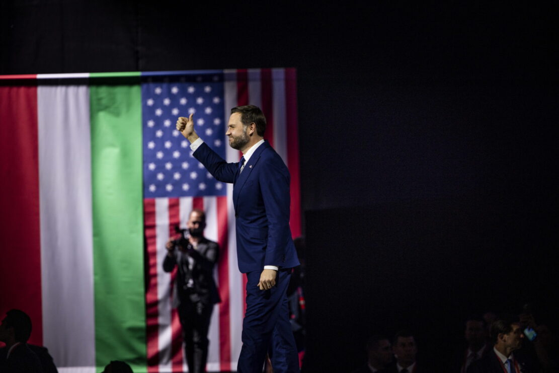 JD Vance: Újra kell választanunk Orbán Viktort, nemde?