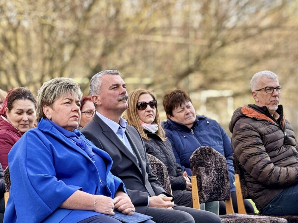 Tiszások rongálták meg a karcagi fideszes képviselőjelölt családi házát