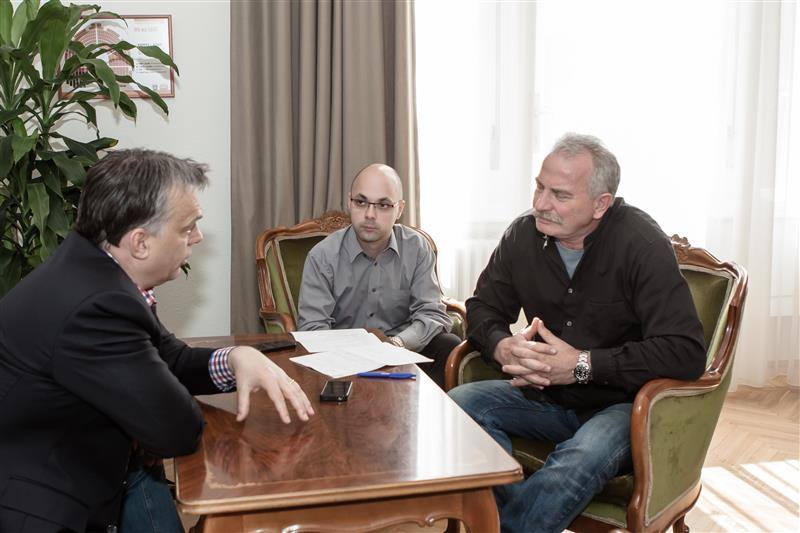 Hitről és hűségről